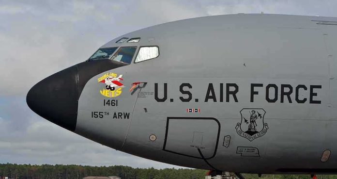 shutterstock_484630867 U.S. Air Force tanker aircraft nose and cockpit